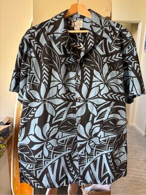 Men's Short-Sleeve Floral Hawaiian Camp Shirt - Black & Light Blue LG